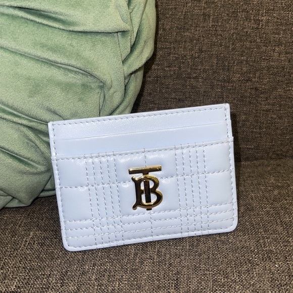 Burberry - Picture 3 of 5